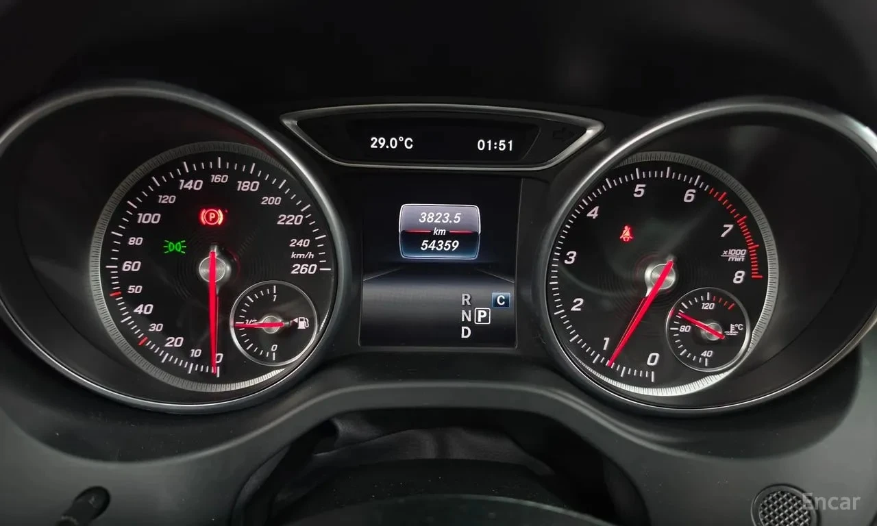 Mercedes-Benz CLA 220 AMG-PACK| ALCANTARA| ПАМЕТ| ПАНОРАМА| ПОДГРЕВИ| , снимка 8 - Автомобили и джипове - 56108102