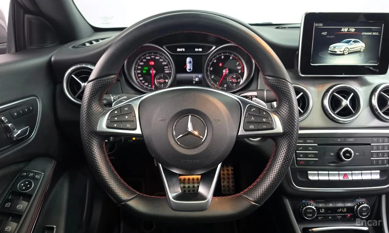 Mercedes-Benz CLA 220 AMG-PACK| ALCANTARA| ПАМЕТ| ПАНОРАМА| ПОДГРЕВИ| , снимка 14 - Автомобили и джипове - 56108102