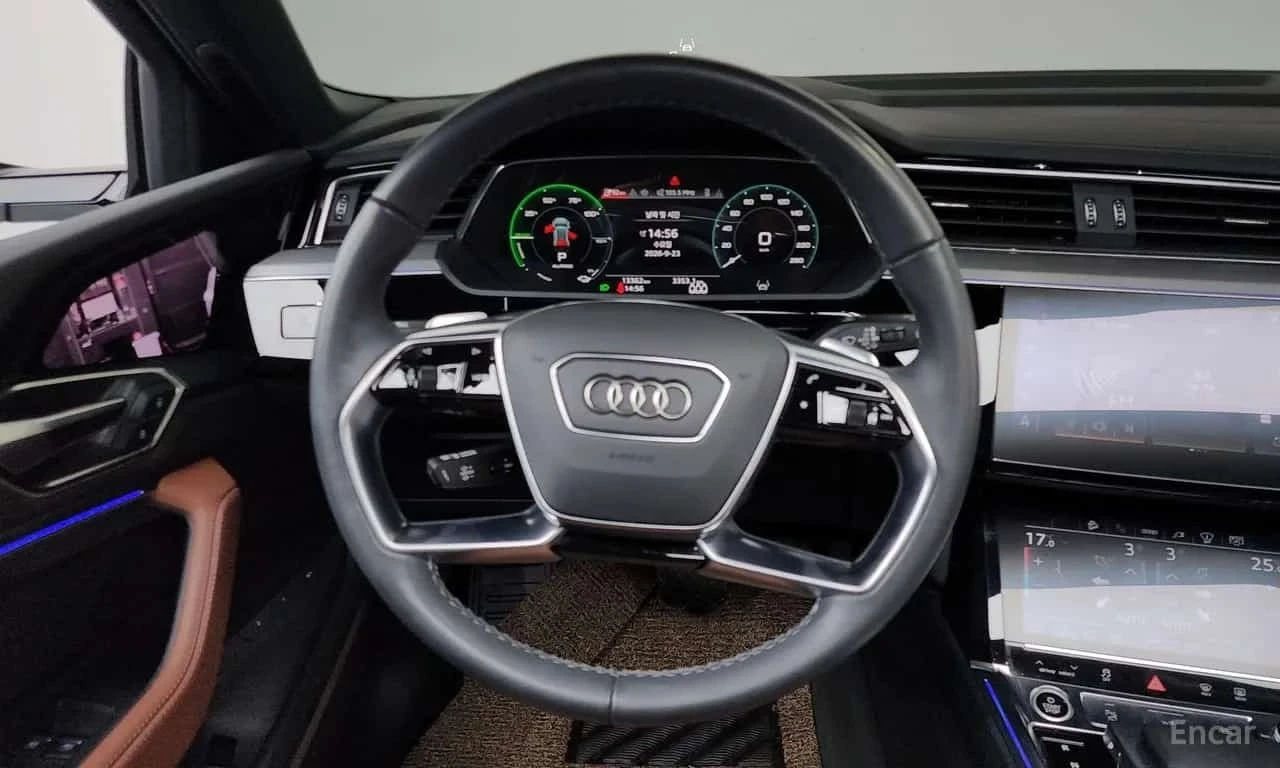 Audi E-Tron * 55 Quattro Premium * ЦЕНА ДО БГ, снимка 9 - Автомобили и джипове - 56260633