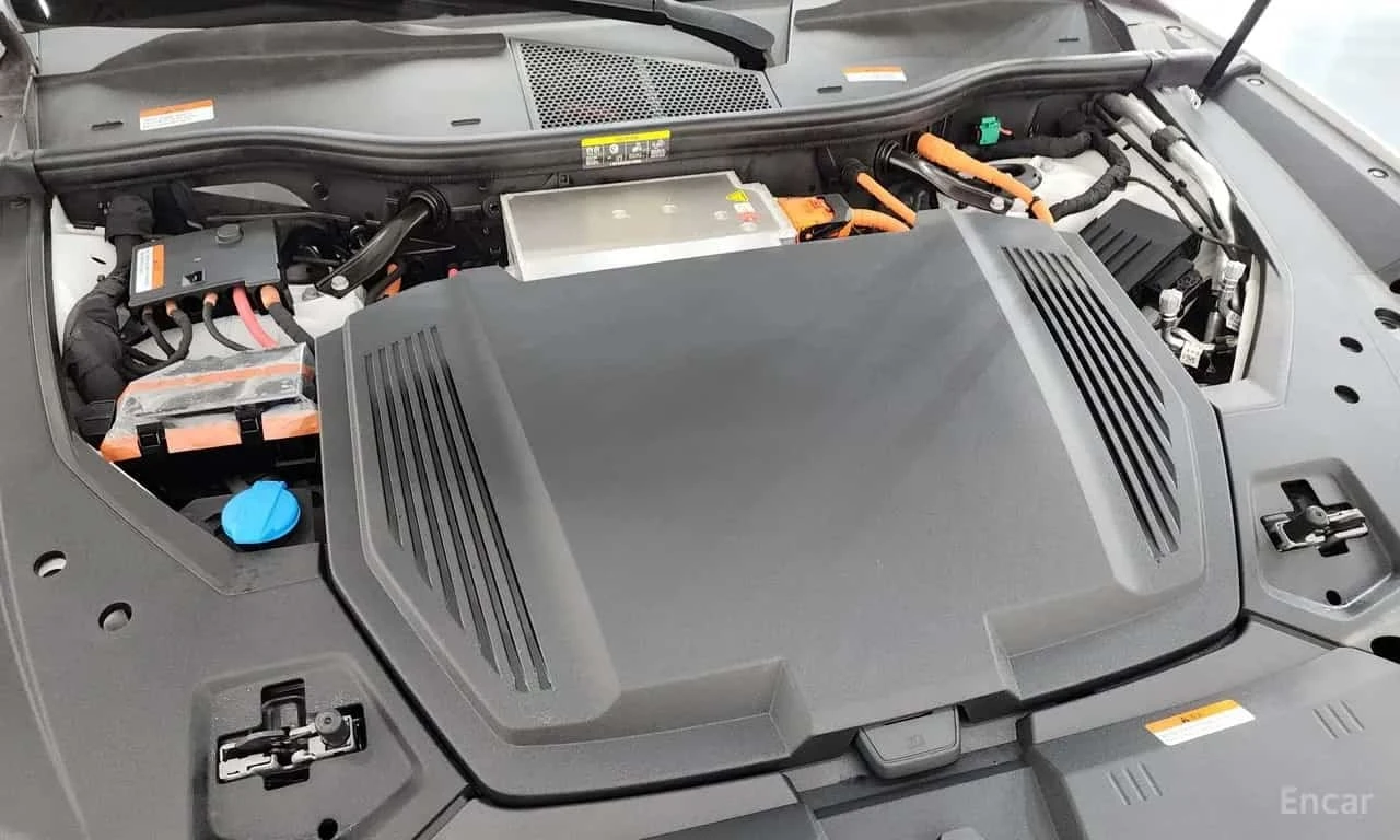 Audi E-Tron * 55 Quattro Premium * ЦЕНА ДО БГ, снимка 6 - Автомобили и джипове - 56260633