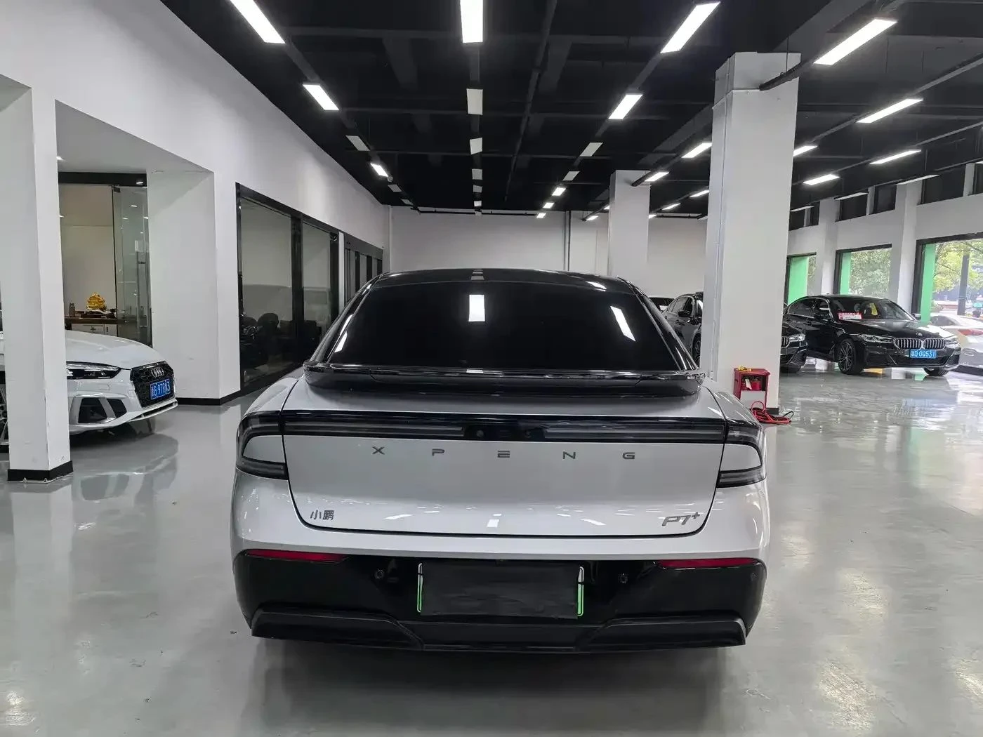 Xpeng P7, снимка 6 - Автомобили и джипове - 56710472