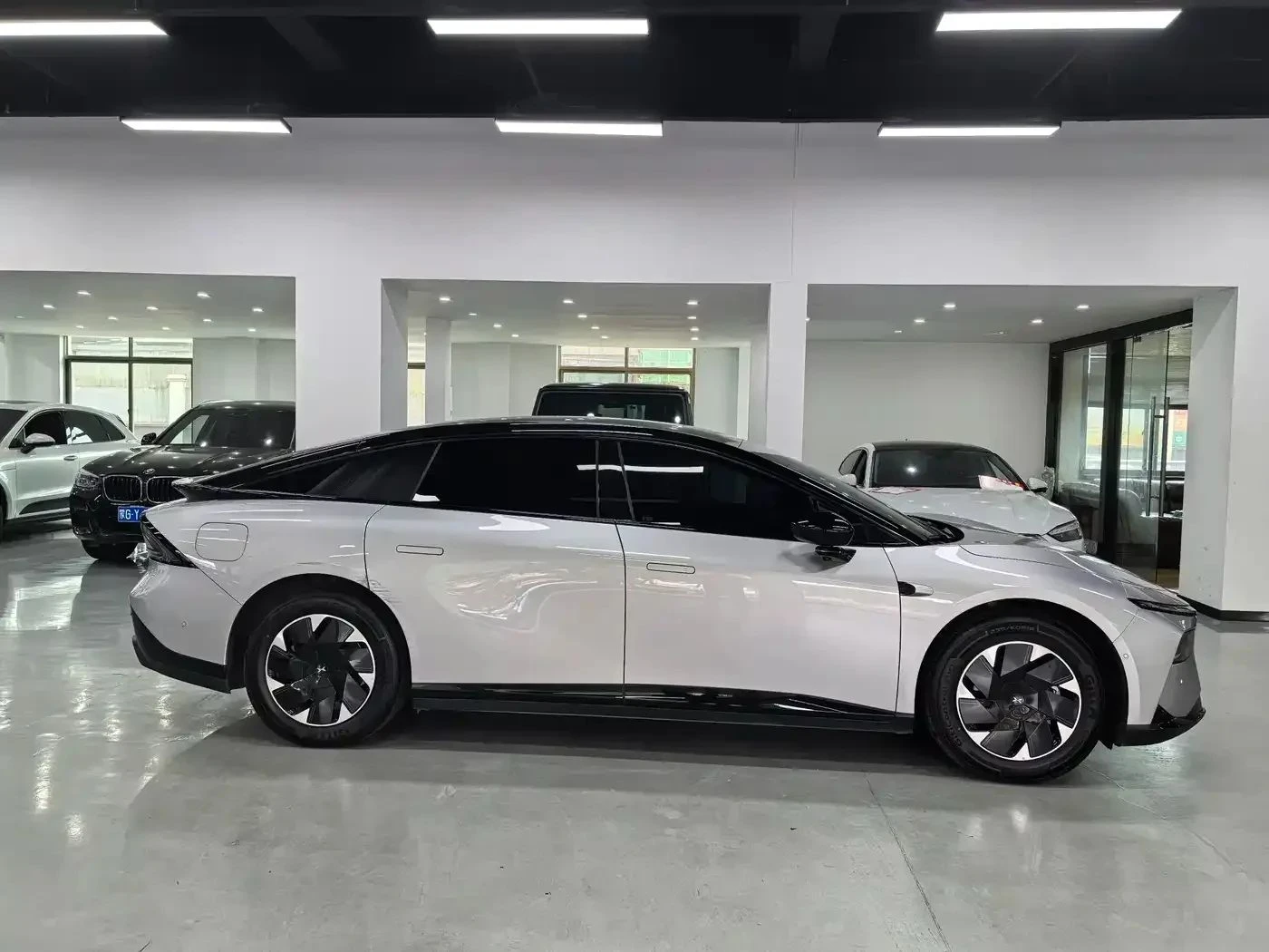 Xpeng P7, снимка 4 - Автомобили и джипове - 56710472