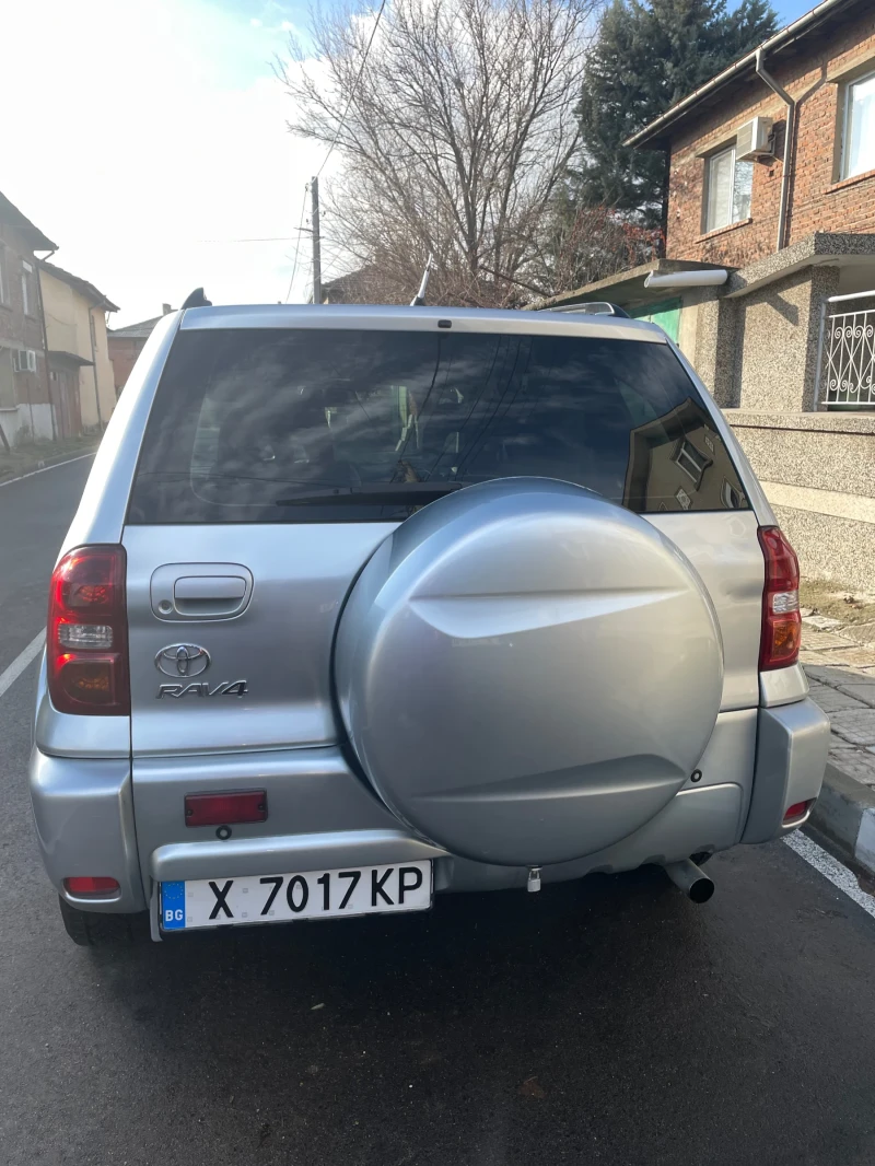 Toyota Rav4 2.0 D4D, снимка 4 - Автомобили и джипове - 49119504