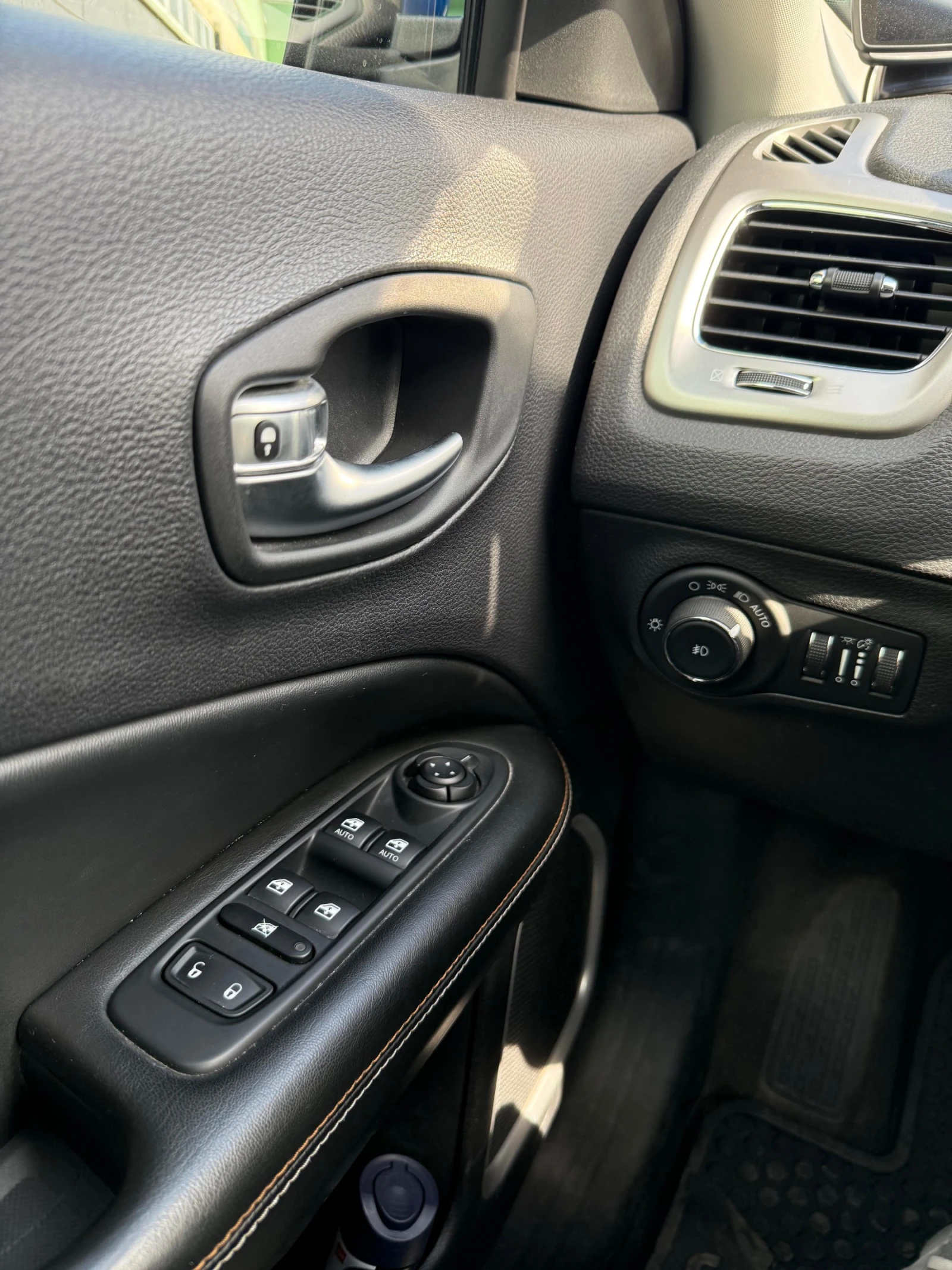 Jeep Compass 2.4 MultiAir Longitude 4x4, снимка 6 - Автомобили и джипове - 54256964