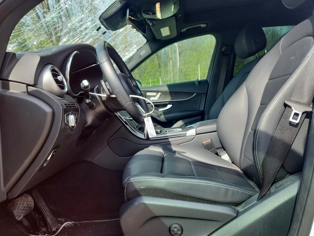Mercedes-Benz GLC 300 4matic* Digital* Distronic* Крайна цена, снимка 9 - Автомобили и джипове - 54368552