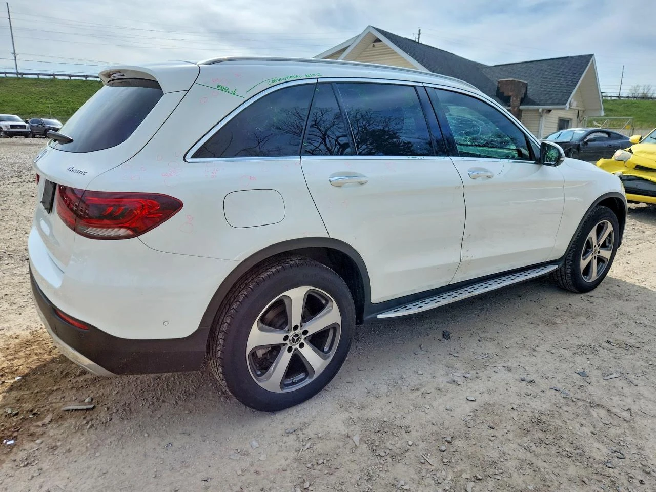 Mercedes-Benz GLC 300 4matic* Digital* Distronic* Крайна цена, снимка 4 - Автомобили и джипове - 54368552