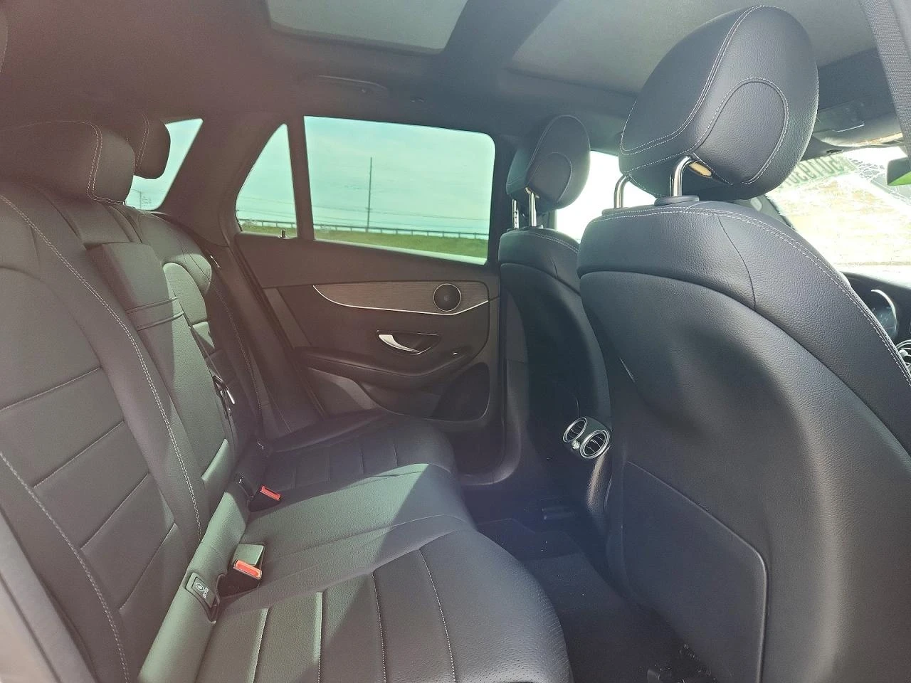 Mercedes-Benz GLC 300 4matic* Digital* Distronic* Крайна цена, снимка 10 - Автомобили и джипове - 54368552