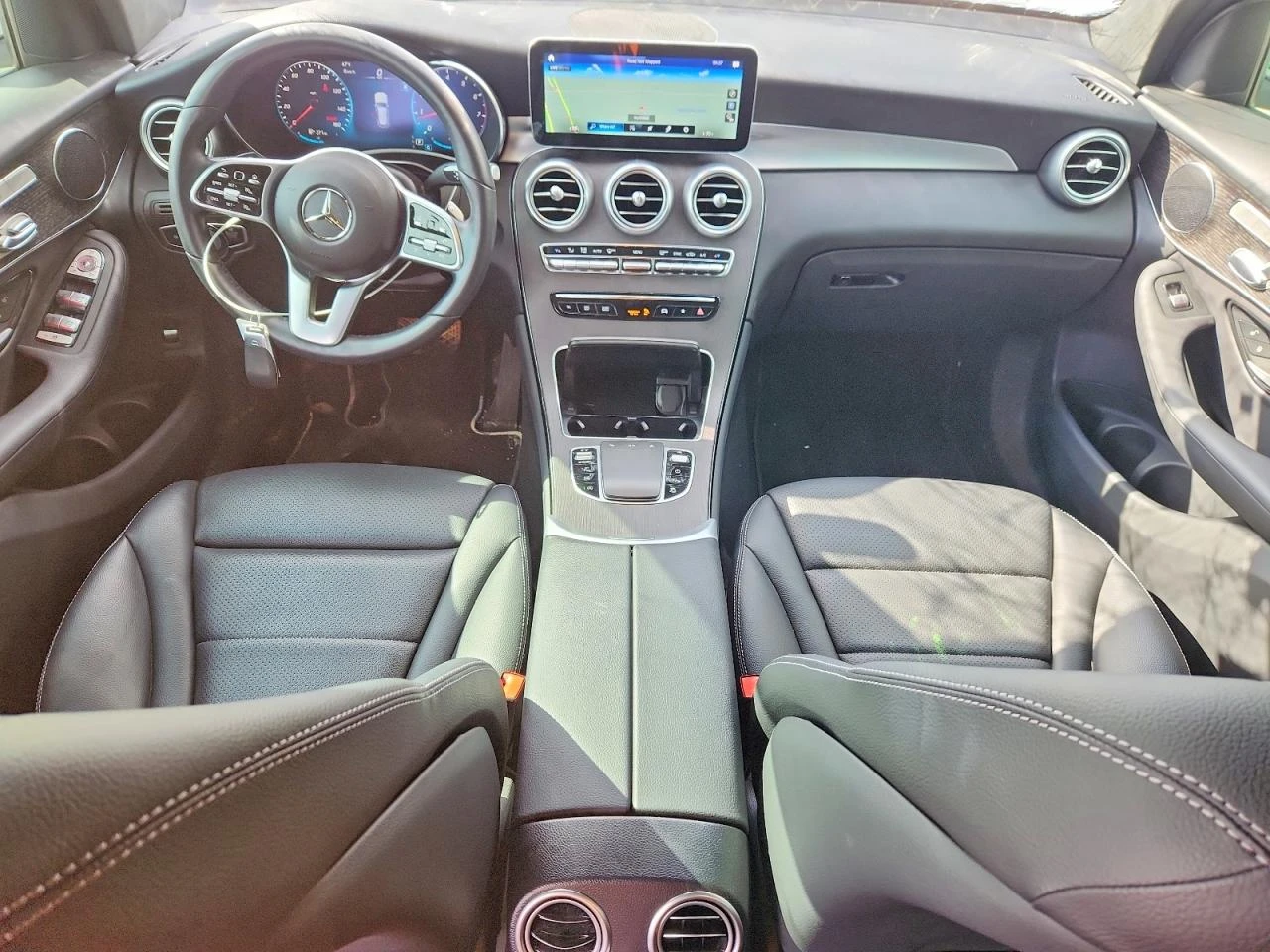 Mercedes-Benz GLC 300 4matic* Digital* Distronic* Крайна цена, снимка 7 - Автомобили и джипове - 54368552