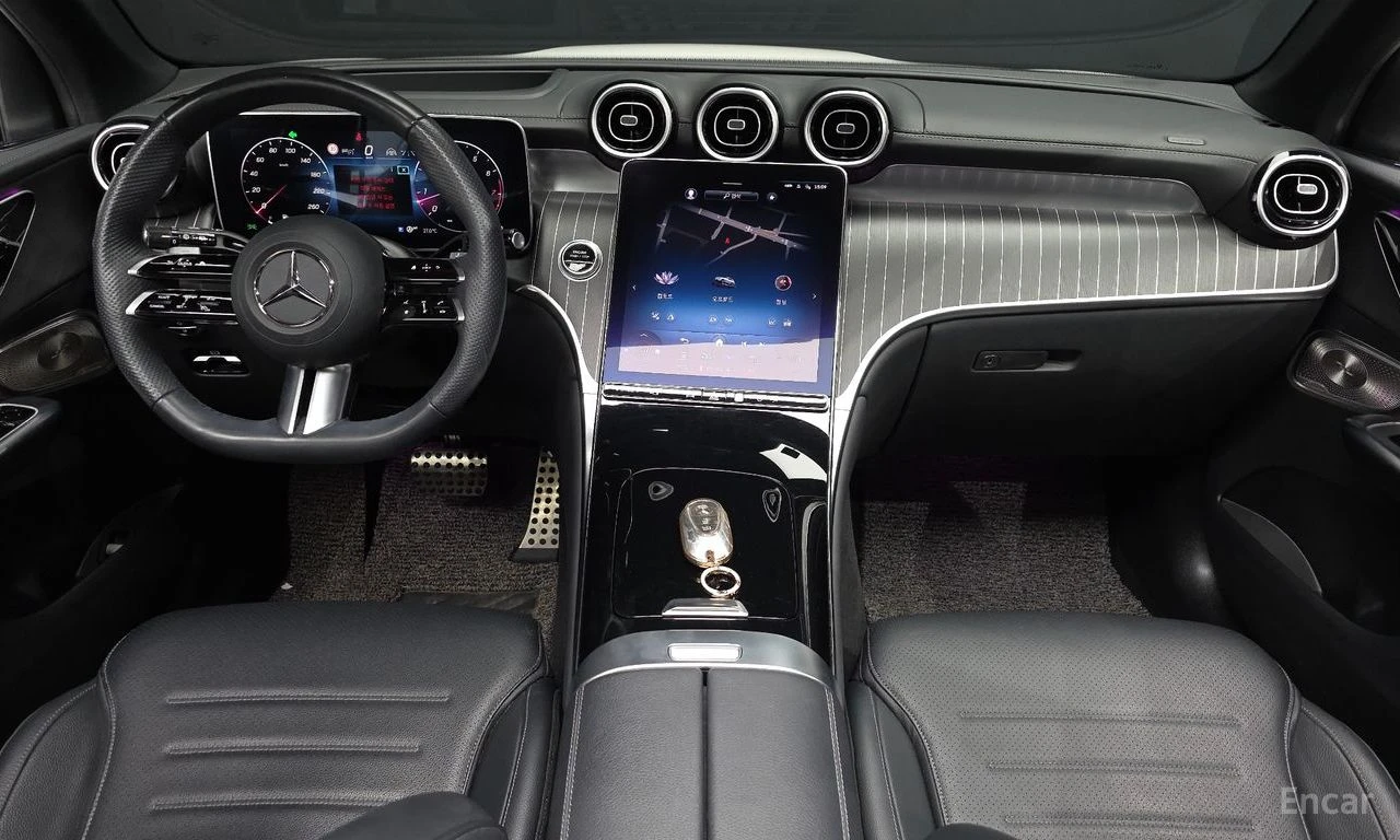 Mercedes-Benz GLC 300 AMG LINE 4MATIC* BURMESTER* HEAD-UP* DISTRONIC* 36, снимка 8 - Автомобили и джипове - 55224537