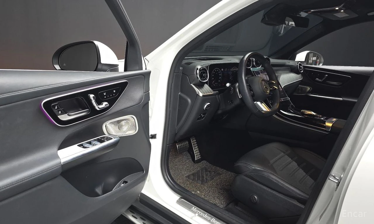 Mercedes-Benz GLC 300 AMG LINE 4MATIC* BURMESTER* HEAD-UP* DISTRONIC* 36, снимка 6 - Автомобили и джипове - 55224537