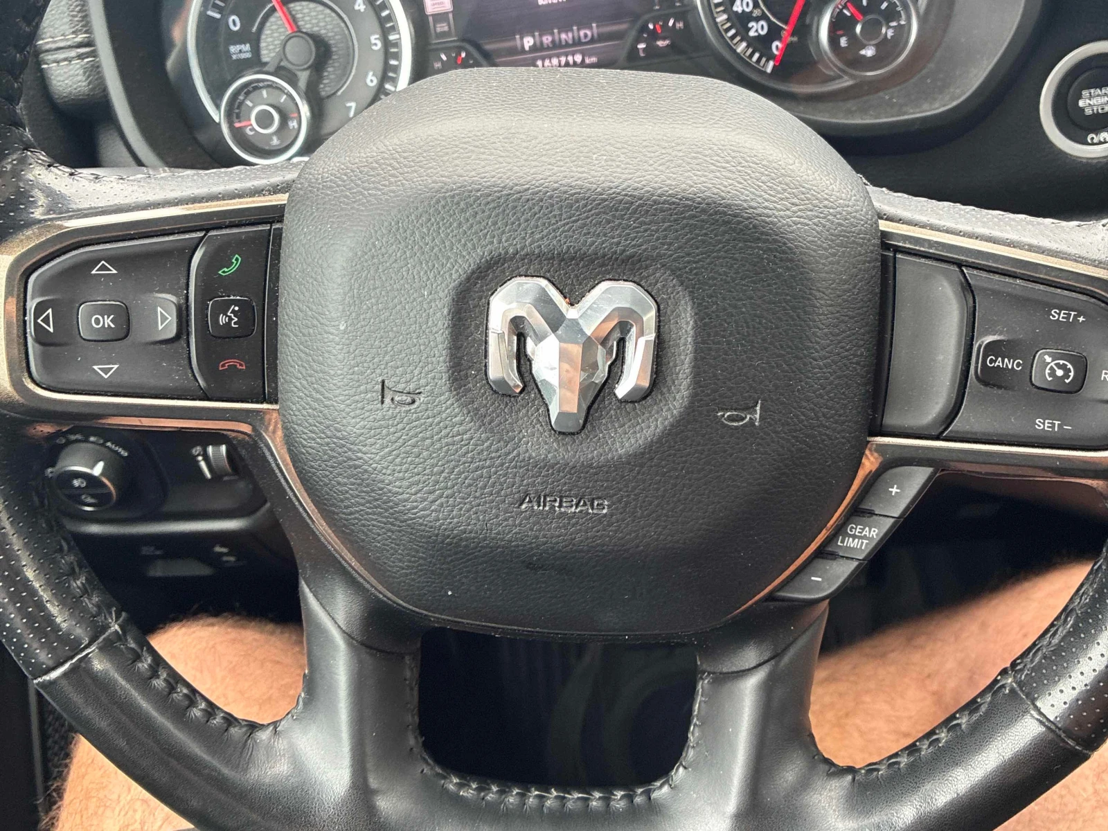 Dodge RAM 1500 * Sport * CARFAX * БЕЗ ПЪРВОНАЧАЛНА ВНОСКА, снимка 14 - Автомобили и джипове - 55948235