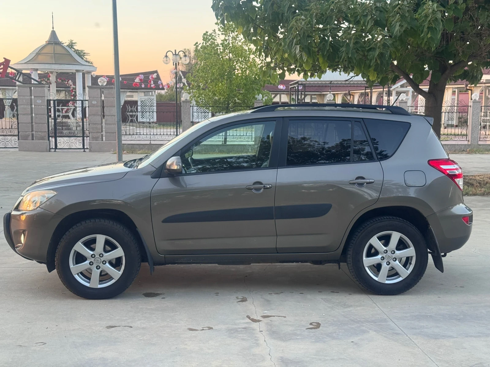 Toyota Rav4 2.2 150к.с D4D, снимка 5 - Автомобили и джипове - 56047502