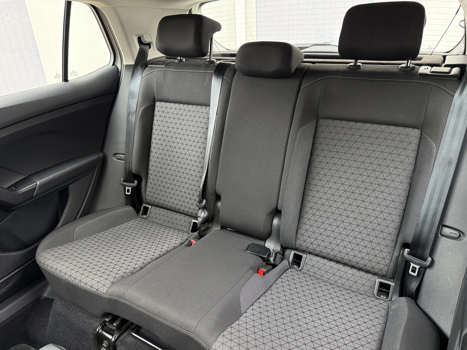 VW T-Cross 1.0 TSI Гаранционен!, снимка 10 - Автомобили и джипове - 56201840