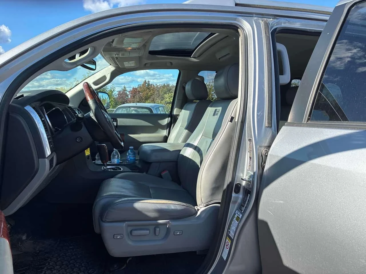 Toyota Sequoia * Platinum * АВТОКРЕДИТ БЕЗ ПЪРВОНАЧАЛНА ВНОСКА* , снимка 13 - Автомобили и джипове - 56205577