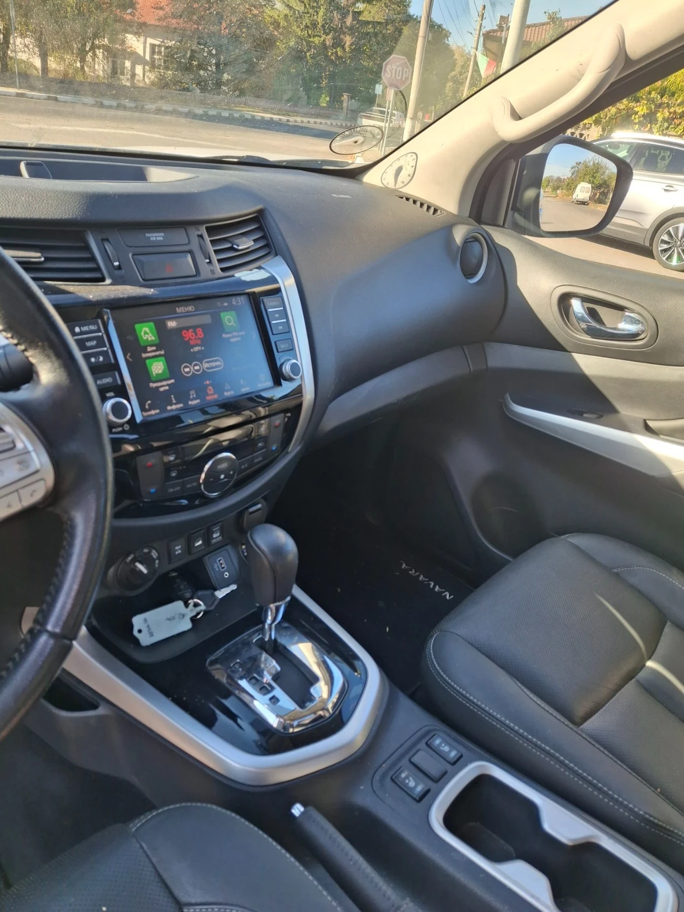 Nissan Navara 2.3d, снимка 4 - Автомобили и джипове - 56574094