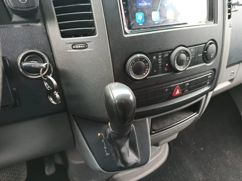 Mercedes-Benz Sprinter 318 3.0L V6 / 180hp / NAVI / Rev. Camera / Clima, снимка 13 - Бусове и автобуси - 52645507