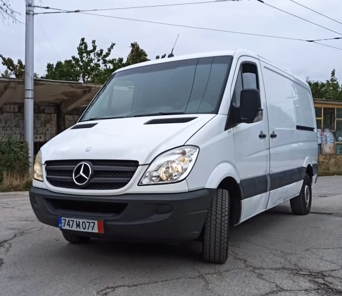 Mercedes-Benz Sprinter 318 3.0L V6 / 180hp / NAVI / Rev. Camera / Clima