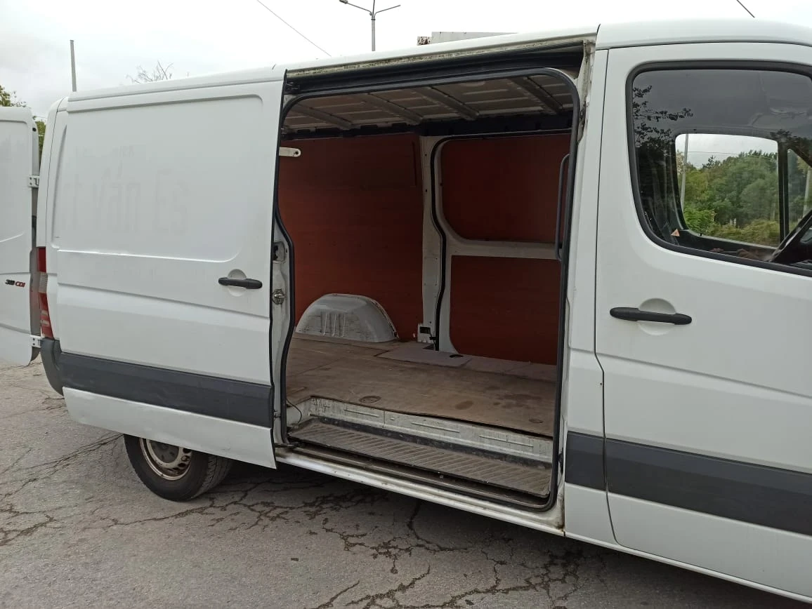 Mercedes-Benz Sprinter 318 3.0L V6 / 180hp / NAVI / Rev. Camera  - изображение 8