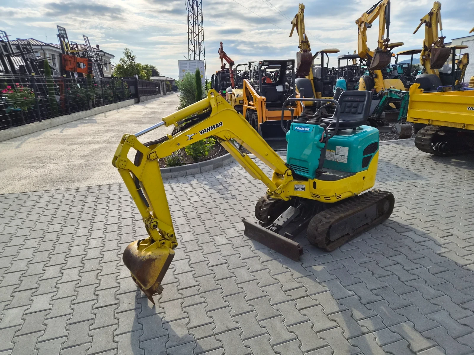 Багер Yanmar SV08 / РАЗТВАРЯ ВЕРИГИТЕ / КАТО НОВ !!!, снимка 2 - Индустриална техника - 54965511