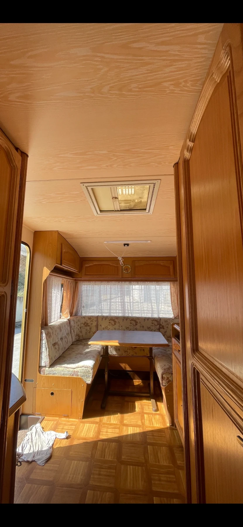 Каравана Tabbert Tabbert Comtesse TD 490 1300 кг.за 4 Човека, снимка 12 - Каравани и кемпери - 53841540