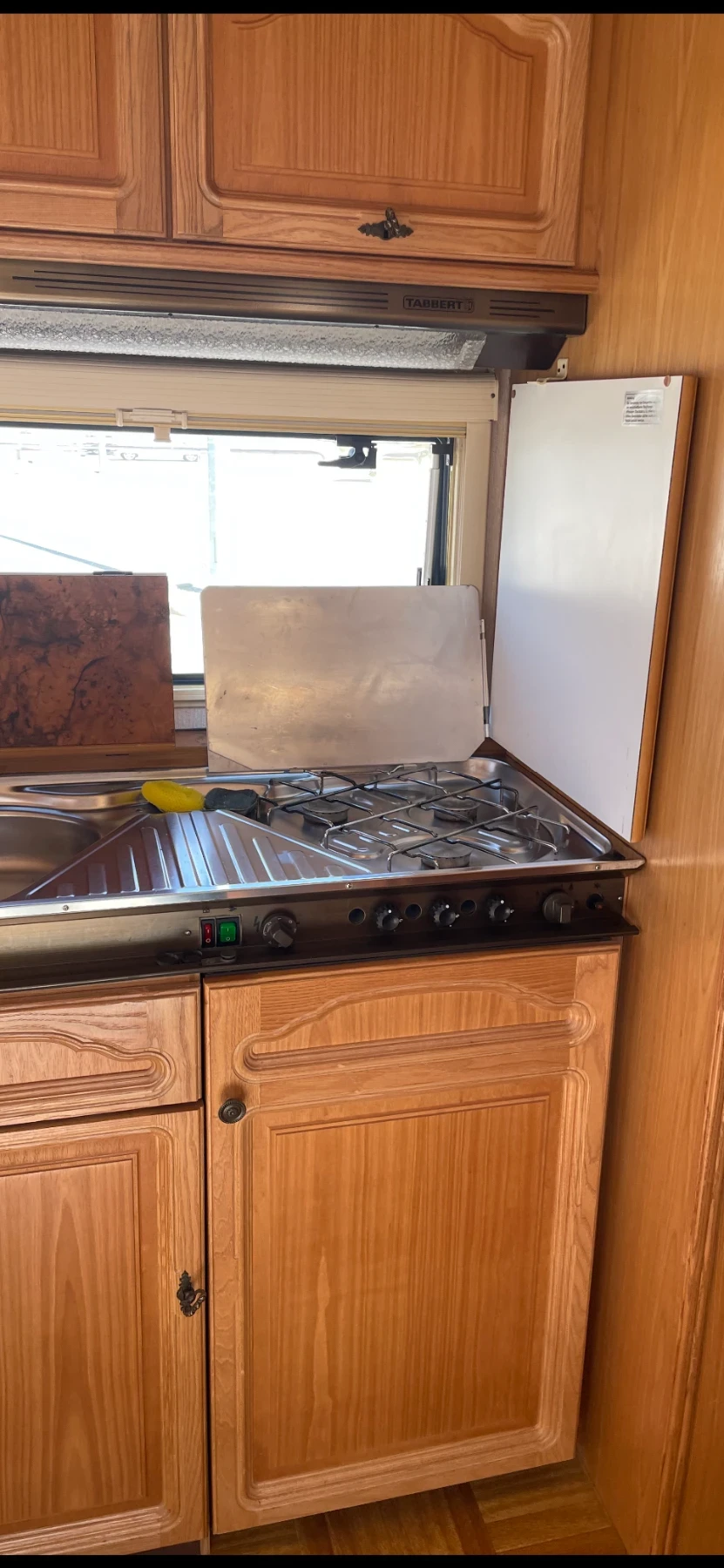 Каравана Tabbert Tabbert Comtesse TD 490 1300 кг.за 4 Човека, снимка 9 - Каравани и кемпери - 53841540