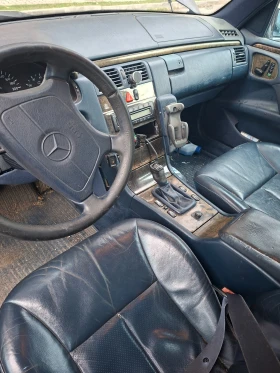 Mercedes-Benz E 200 Авантгард, снимка 5