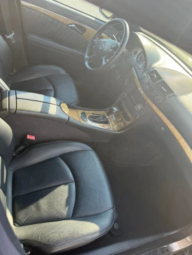 Mercedes-Benz E 220, снимка 10