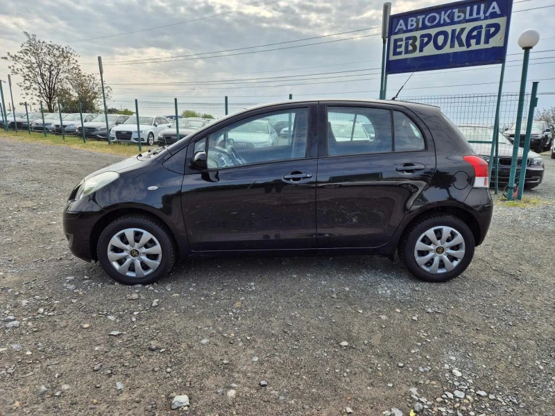 Toyota Yaris 1.0 VVT-i, снимка 2 - Автомобили и джипове - 39181552