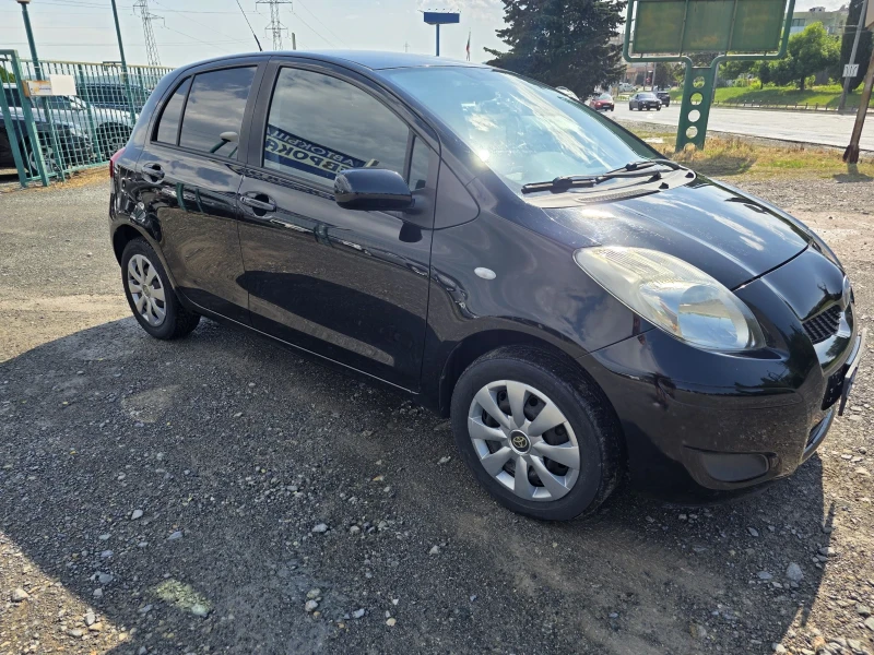 Toyota Yaris 1.0 VVT-i, снимка 3 - Автомобили и джипове - 39181552