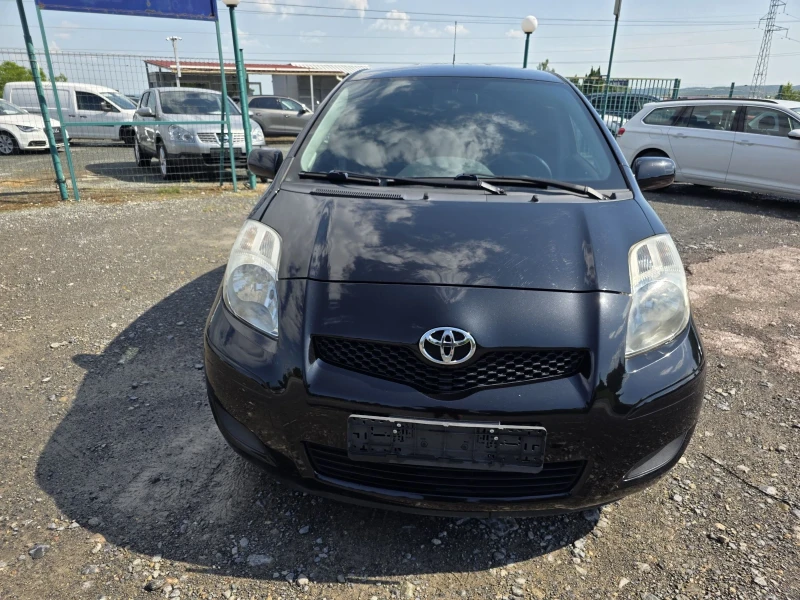 Toyota Yaris 1.0 VVT-i, снимка 2 - Автомобили и джипове - 39181552