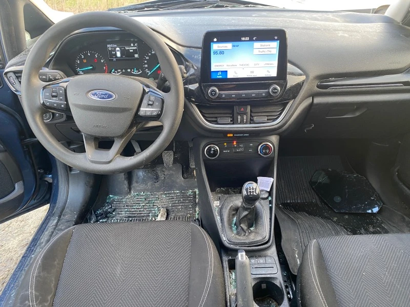 Ford Fiesta 1.1 Ti-VCTi, снимка 11 - Автомобили и джипове - 43517587