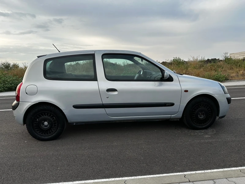 Renault Clio 1.5 dci, снимка 4 - Автомобили и джипове - 46939395