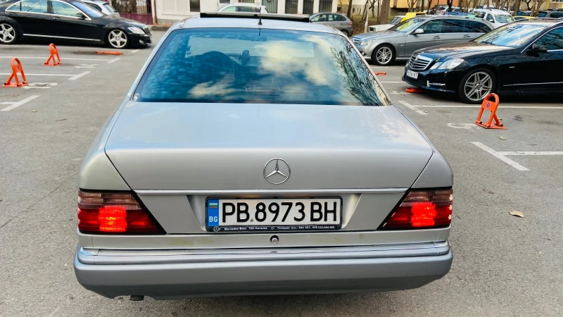 Mercedes-Benz E 200, снимка 6 - Автомобили и джипове - 48383740