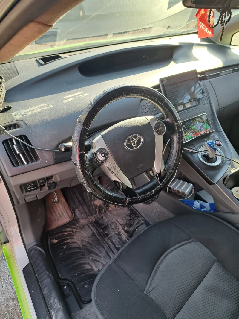 Toyota Prius, снимка 2 - Автомобили и джипове - 48750309