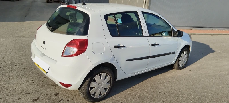 Renault Clio 1.2I, снимка 5 - Автомобили и джипове - 49199401