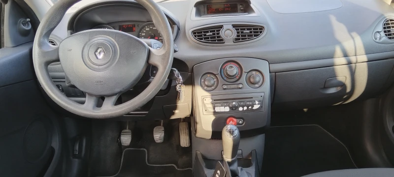 Renault Clio 1.2I, снимка 14 - Автомобили и джипове - 49199401