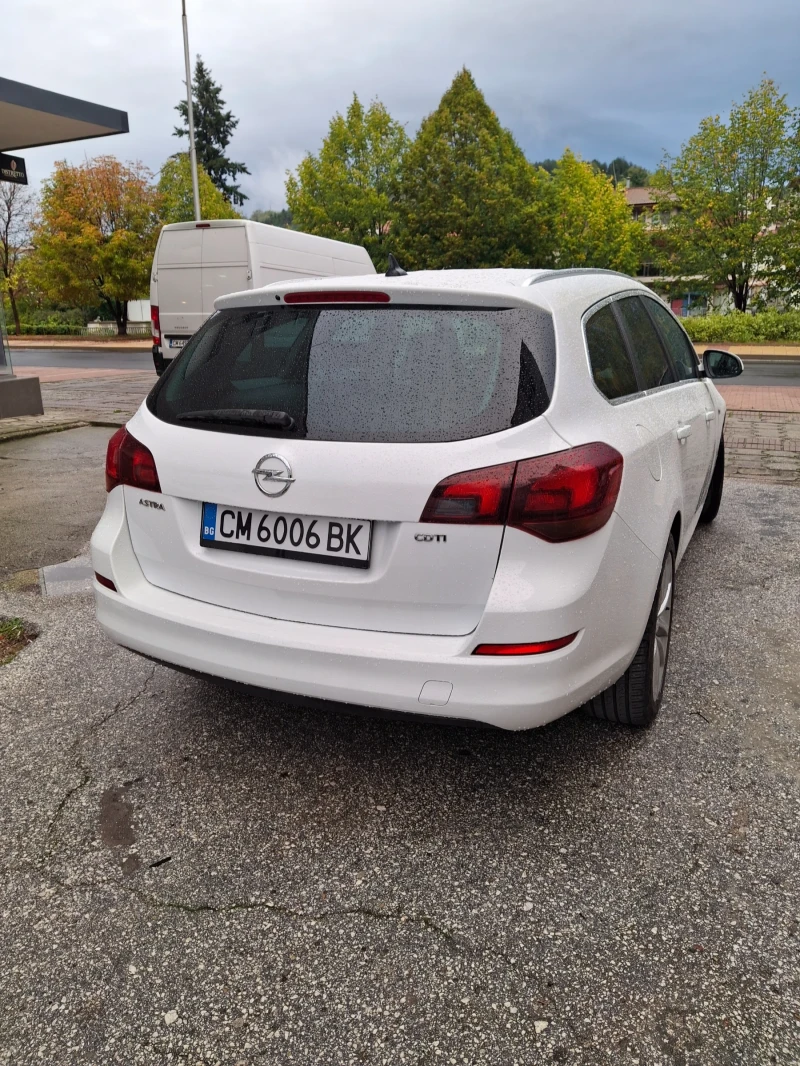 Opel Astra 1.7 cdti, снимка 2 - Автомобили и джипове - 52346934