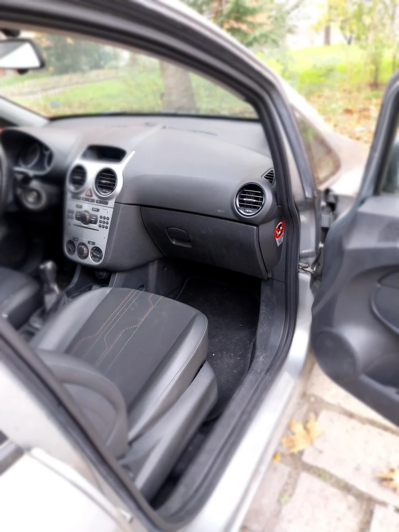 Opel Corsa, снимка 4 - Автомобили и джипове - 52540075