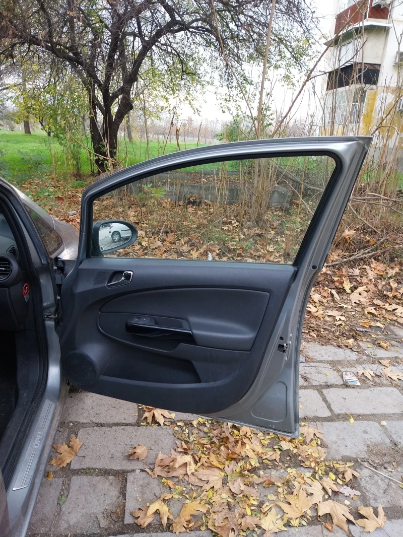 Opel Corsa, снимка 2 - Автомобили и джипове - 52540075
