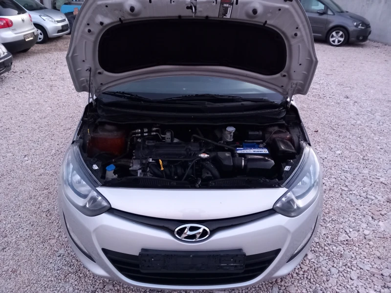 Hyundai I20 13i 85кс климатик, снимка 15 - Автомобили и джипове - 52776304