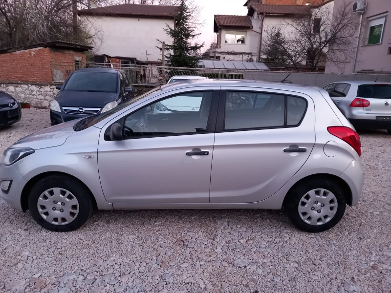 Hyundai I20 13i 85кс климатик, снимка 2 - Автомобили и джипове - 52776304