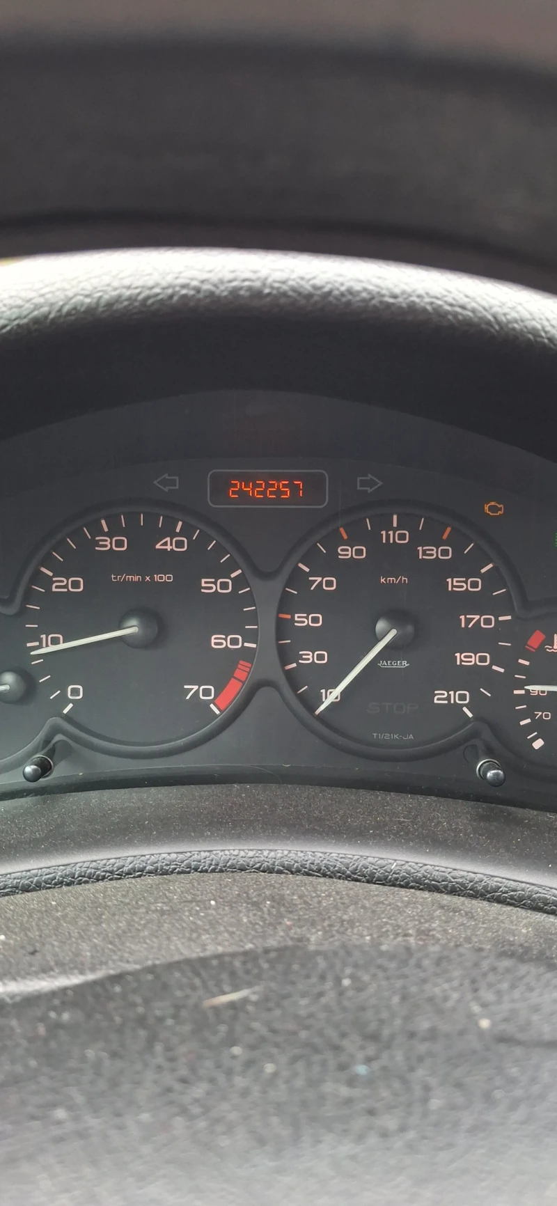 Peugeot 206 1.4, снимка 9 - Автомобили и джипове - 53410331