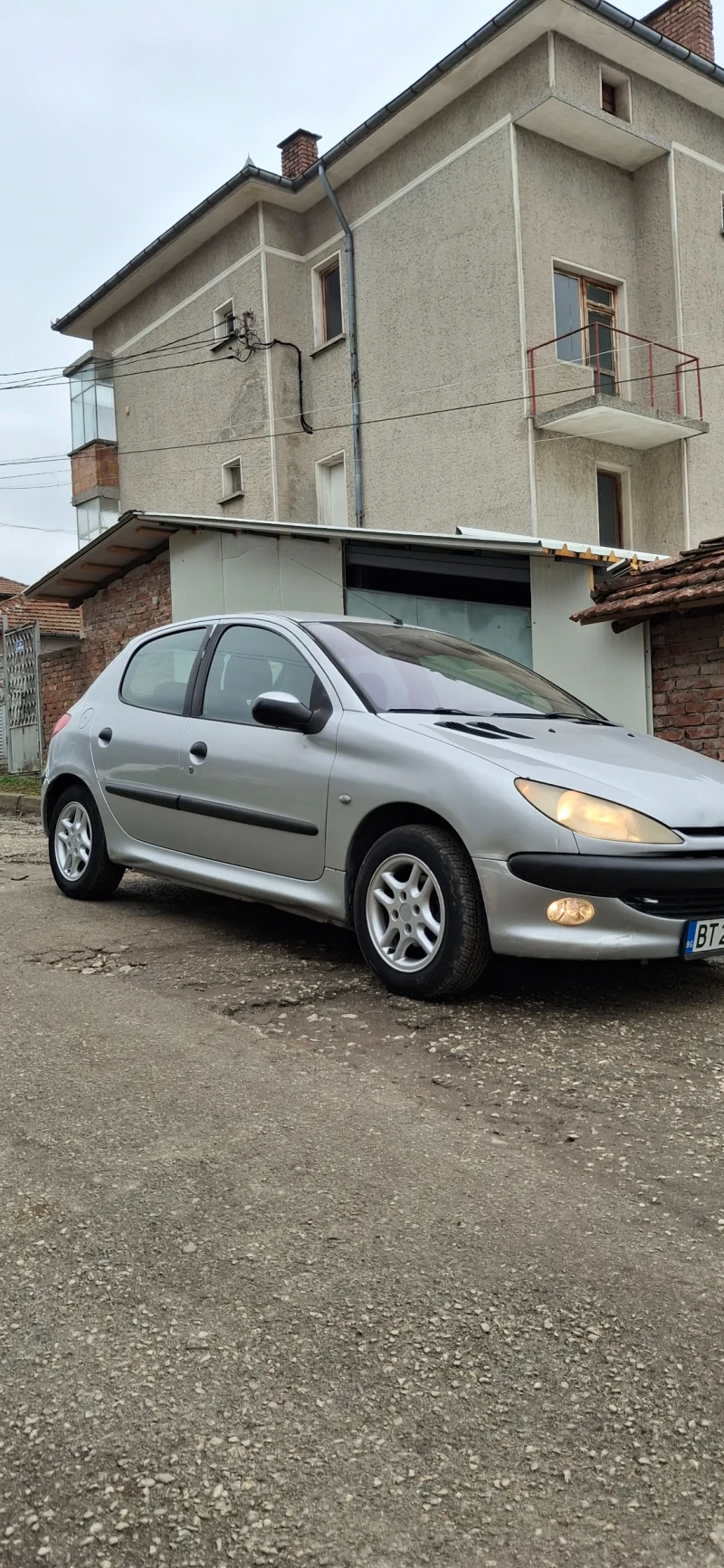 Peugeot 206 1.4, снимка 2 - Автомобили и джипове - 53410331
