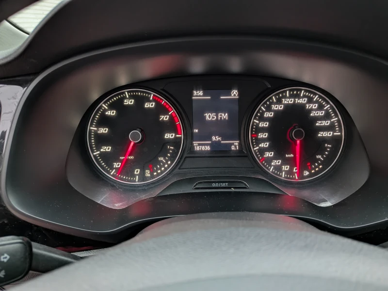 Seat Leon * 1.4TGI* ST* LED* MATRIX* 6СКОРОСТИ* FULL OPTIONA, снимка 16 - Автомобили и джипове - 53480206