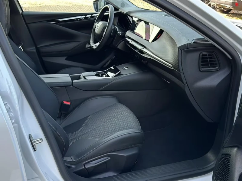 DS DS 4 TROCADERO/CAM/NAVI/APPLE-ANDROID/141h, снимка 8 - Автомобили и джипове - 53564984