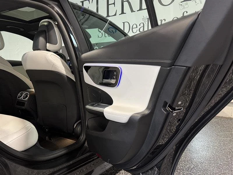 Mercedes-Benz C 300 4MATIC* АвтоКредит* (ЦЕНА ДО БГ), снимка 17 - Автомобили и джипове - 54494937