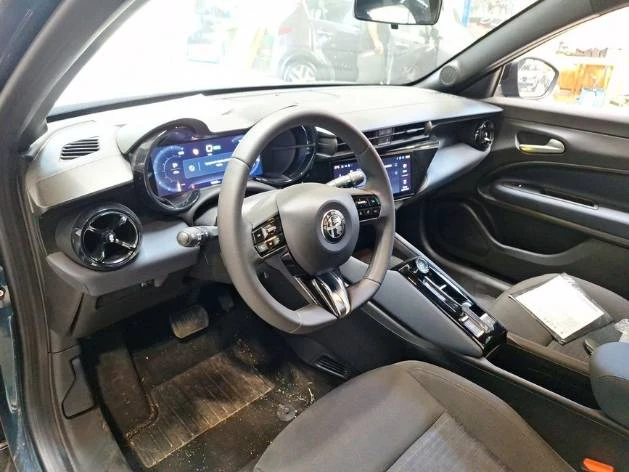 Alfa Romeo Junior 51 kWh LED Keyless | Mobile.bg � ����������� 7