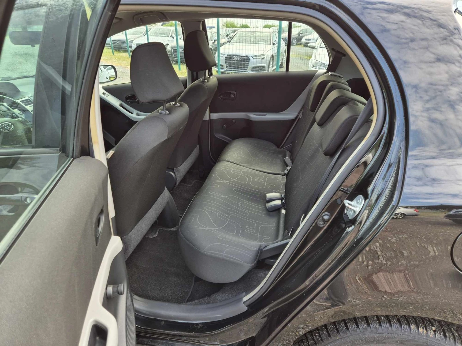 Toyota Yaris 1.0 VVT-i | Mobile.bg — изображение 11