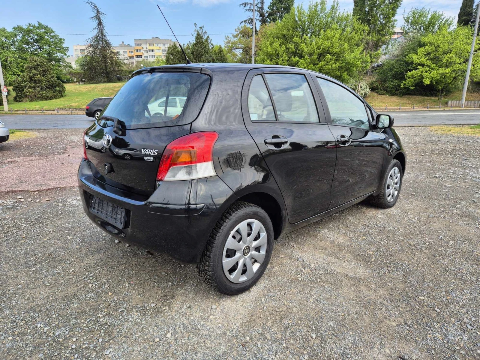 Toyota Yaris 1.0 VVT-i - изображение 5