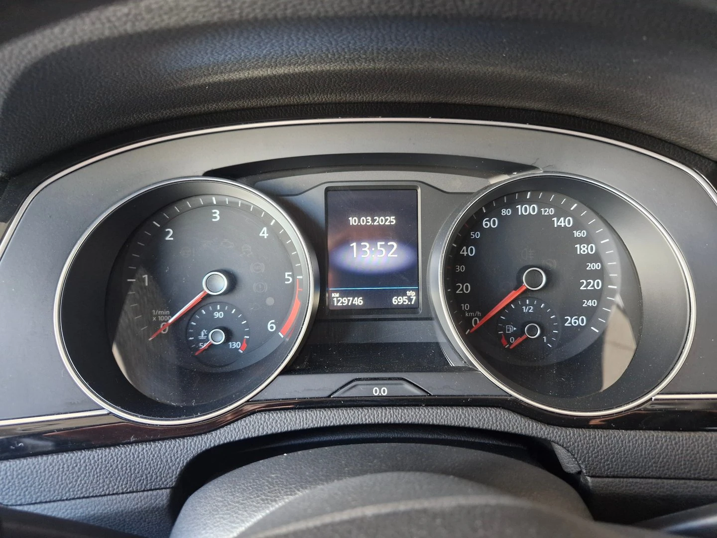 VW Passat Business 2.0 TDI SCR DSG - изображение 8